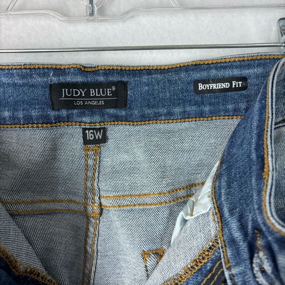 Judy Blue Boyfriend Fit Women’s Jeans 16W. Splatter paint accent. Distressed. - Picture 5 of 11
